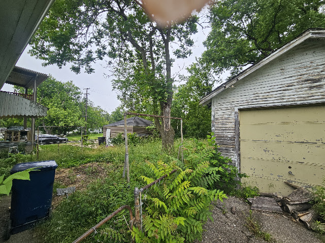 605 E Stewart Ave — photo 17