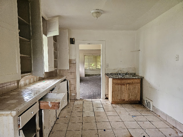 605 E Stewart Ave — photo 7