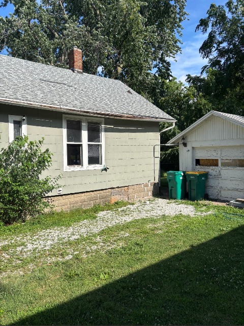 437 W Pierce St — photo 4