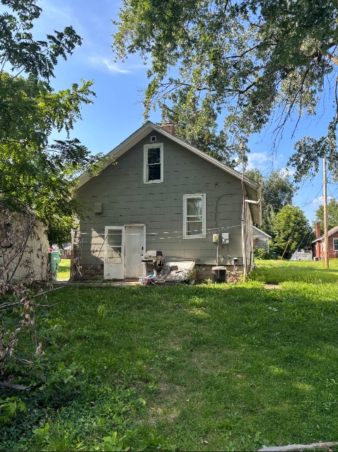 437 W Pierce St — photo 2
