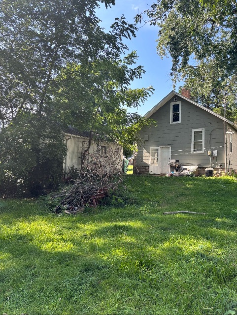 437 W Pierce St — photo 3