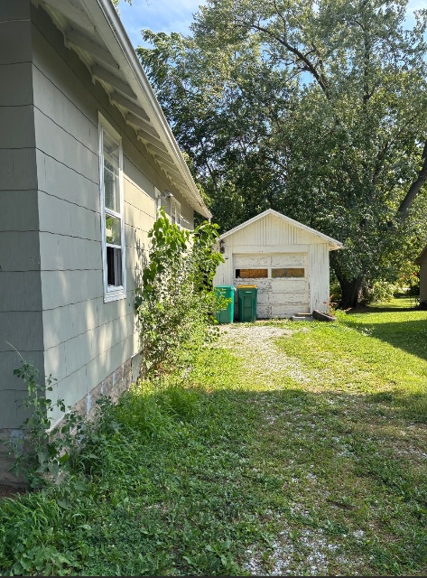 437 W Pierce St — photo 27