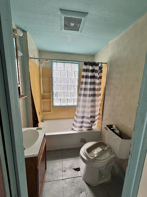 1527 N Oakland Ave — photo 13