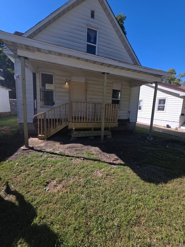 1755 N Monroe St: main photo