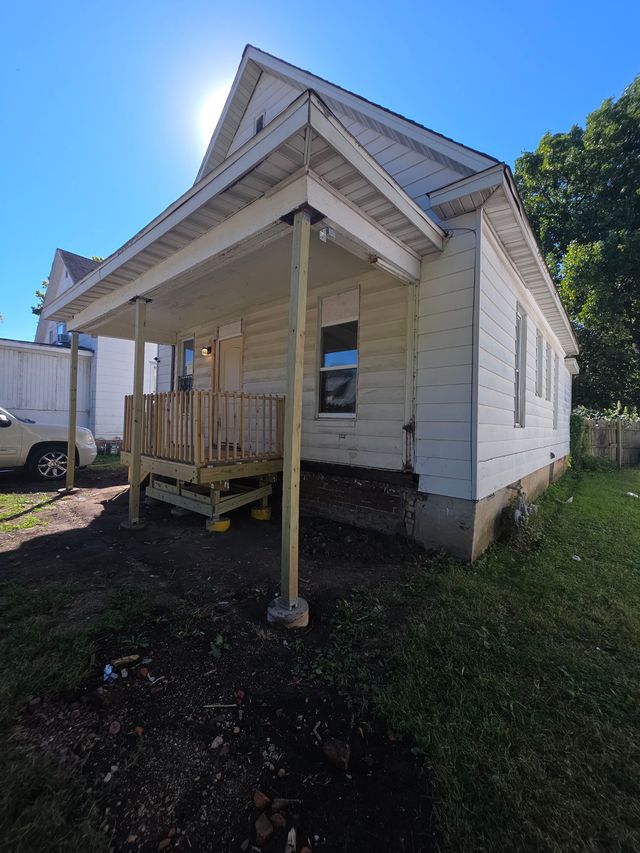 1755 N Monroe St: photo 3