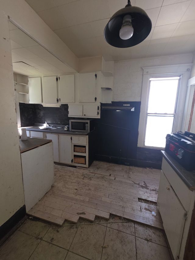 1755 N Monroe St: photo 9