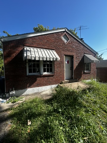 819 Elias Ave — photo 2
