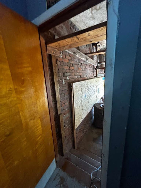 1027 Garth Ave — photo 42