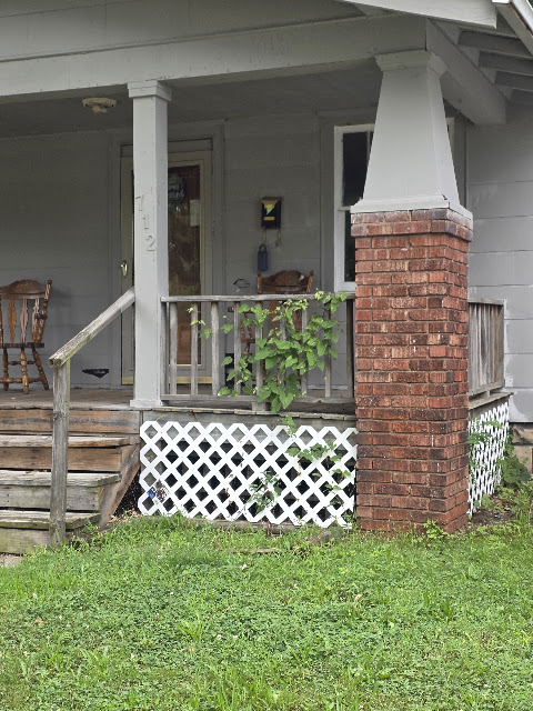 712 W Waggoner St — photo 3