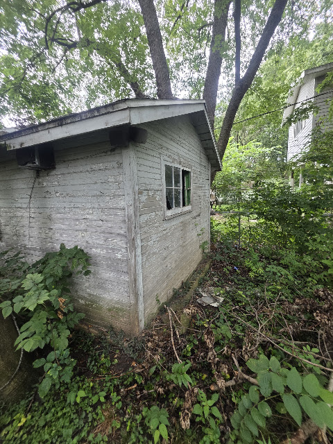 712 W Waggoner St — photo 64