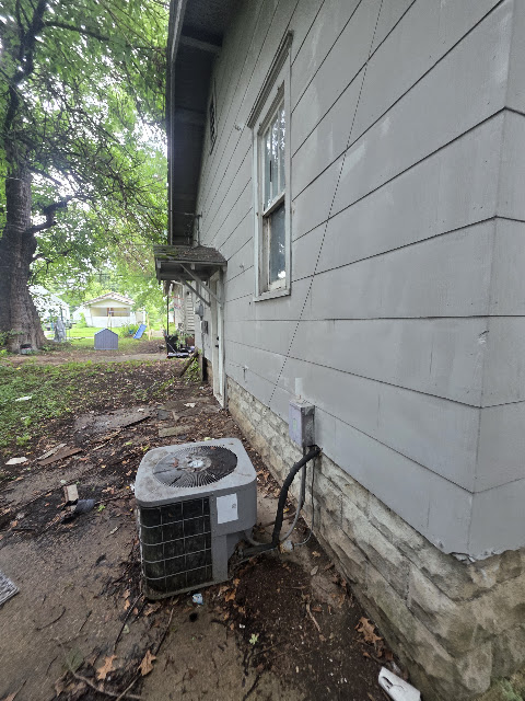 712 W Waggoner St — photo 62