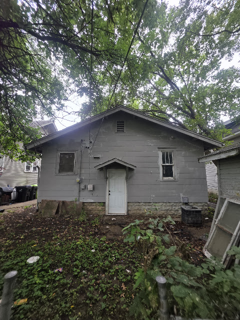 712 W Waggoner St — photo 66