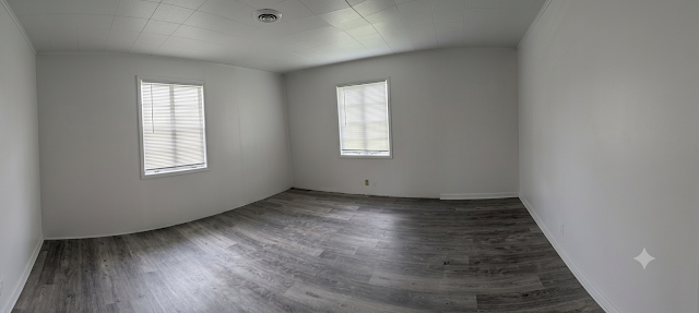 305 W 7th St: photo 4