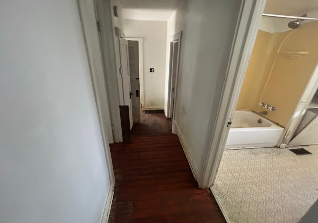 1174 W King St — photo 10