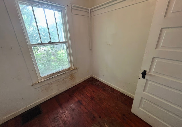 1174 W King St — photo 25