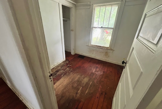 1174 W King St — photo 13