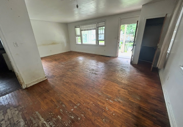 1174 W King St — photo 5