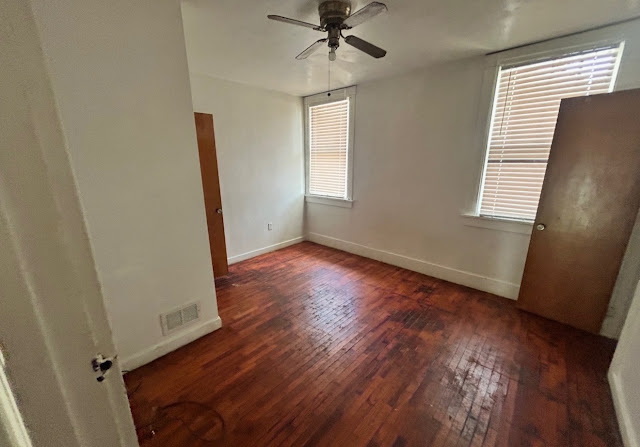 1174 W King St — photo 11