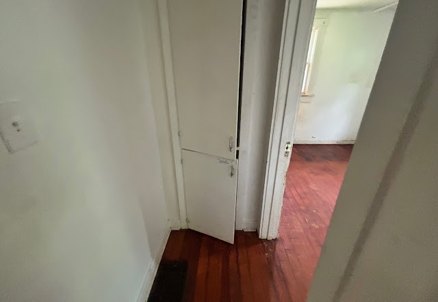 1174 W King St — photo 27