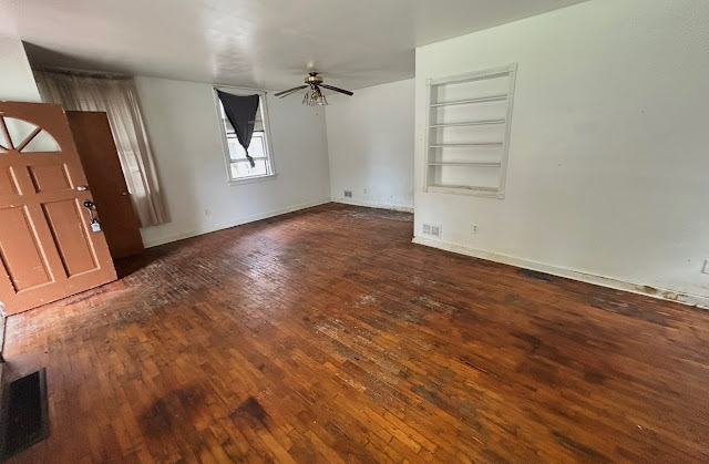 1174 W King St — photo 4