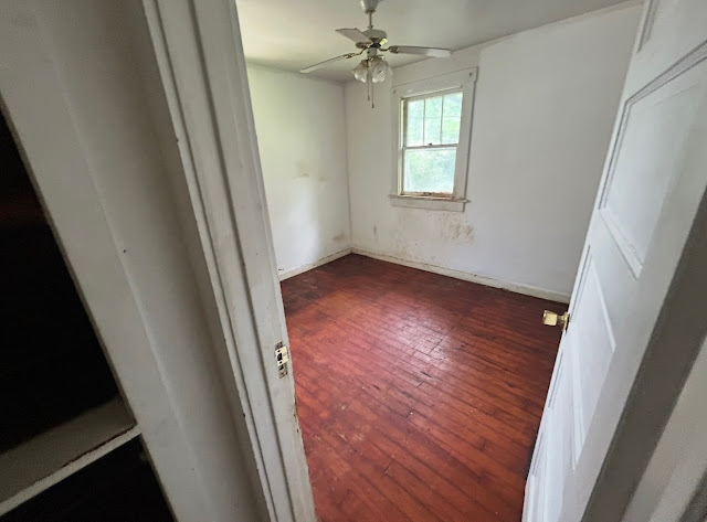 1174 W King St — photo 15