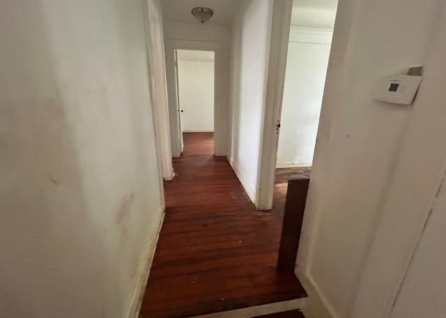 1174 W King St — photo 8