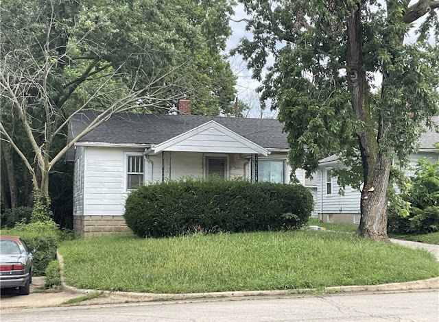 1272 W King St — main photo