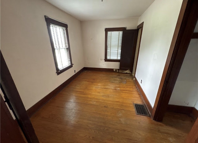 1272 W King St — photo 5