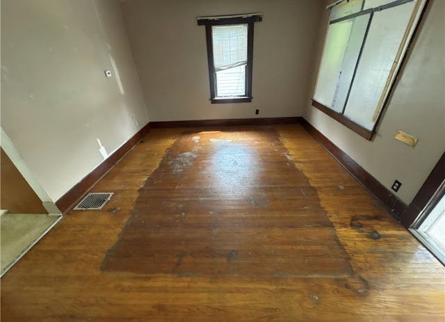 1272 W King St — photo 2