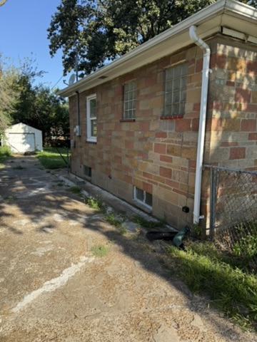 5721 Acme Ave: photo 2