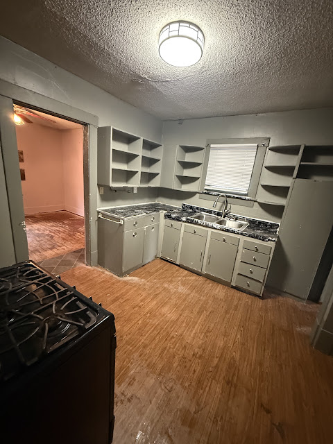 957 W View St — photo 21