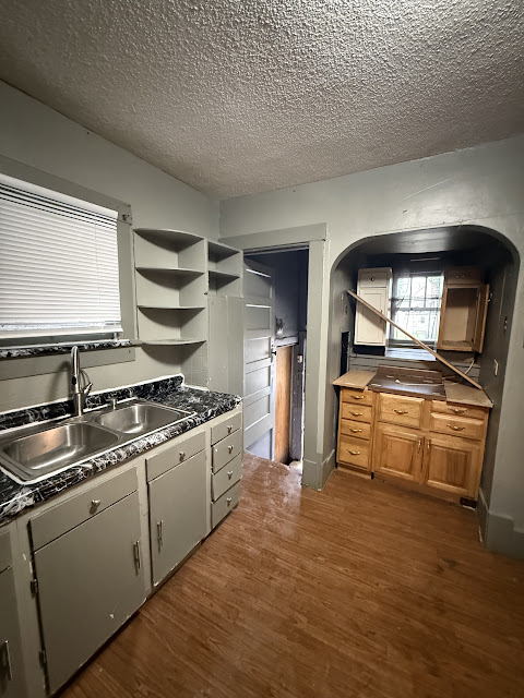 957 W View St — photo 5