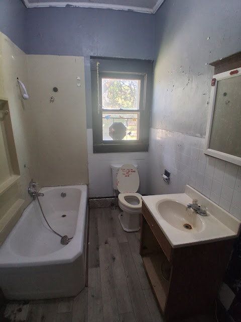 503 E Poplar St — photo 17
