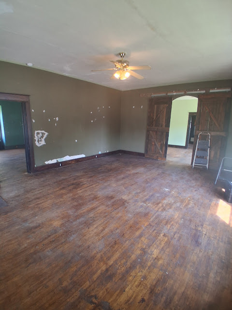 503 E Poplar St — photo 9
