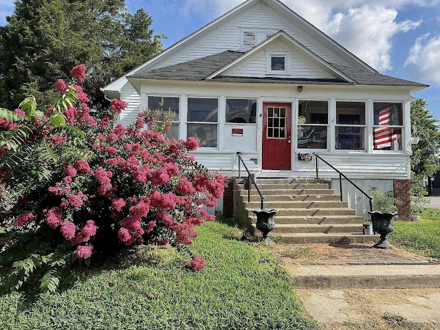 503 E Poplar St — photo 3