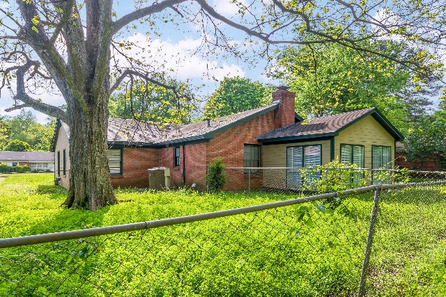 973 Parkwood Ct — photo 4