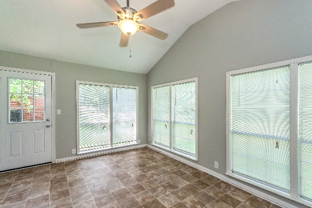 973 Parkwood Ct — photo 15