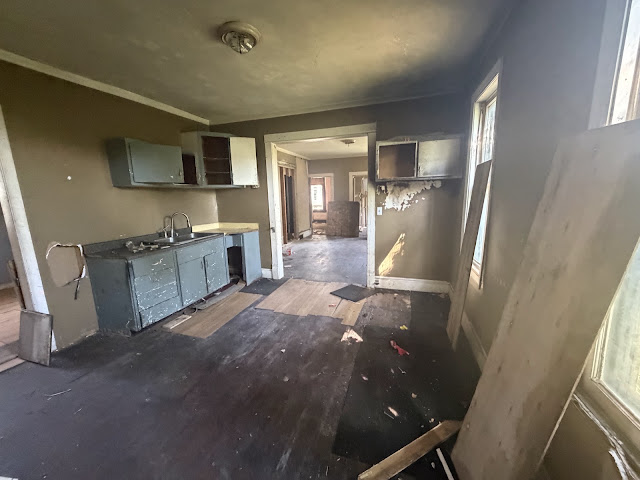 1709 S Faraday Ave — photo 4