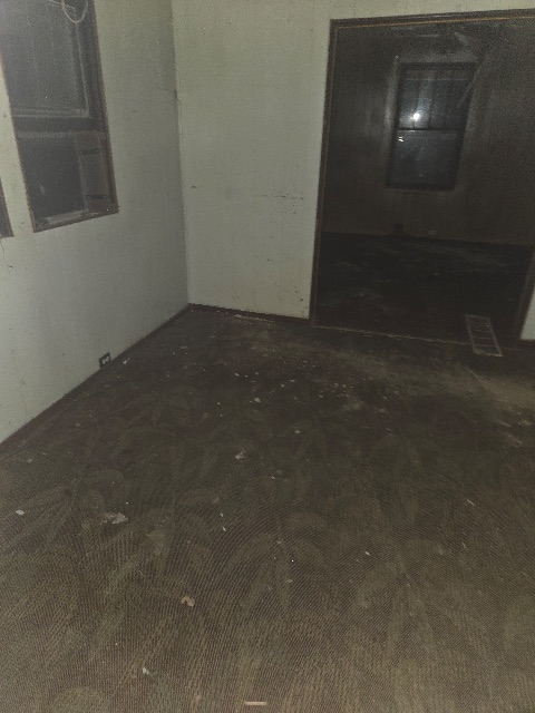 136 Illinois St — photo 5