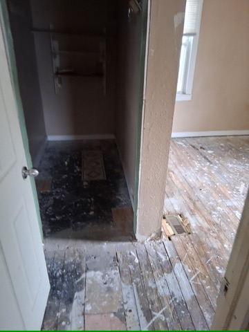 46 Eckhard Ave: photo 11