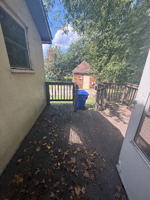 312 Hollywood Ave — photo 3