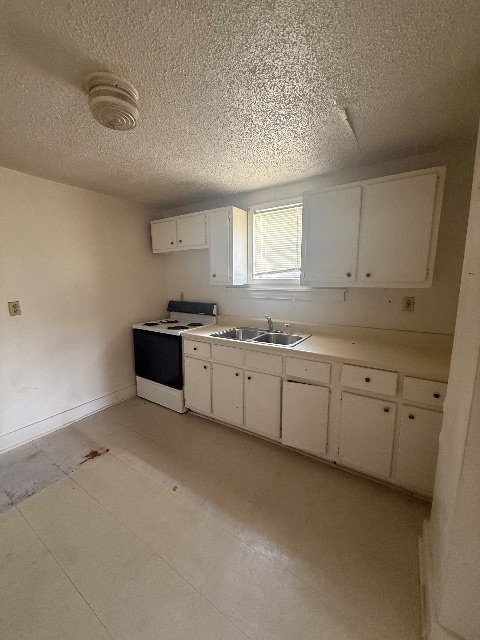 312 Hollywood Ave — photo 5