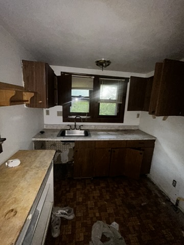8521 Clifton Ave: photo 11