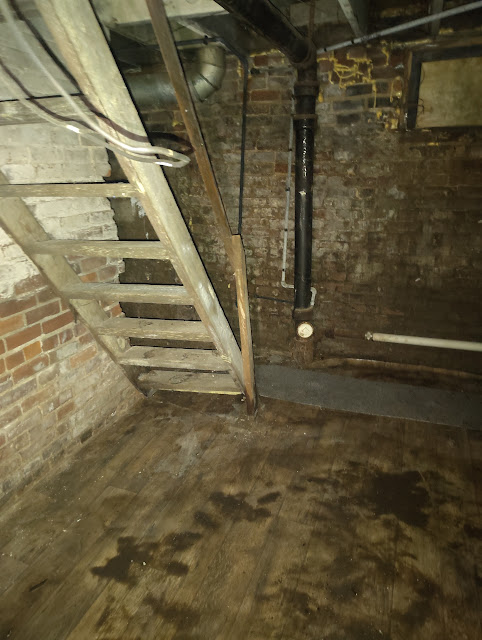 2210 W Wiswall St — photo 17