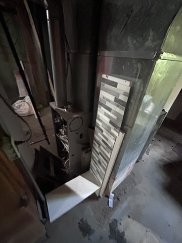 2528 Avis St — photo 39