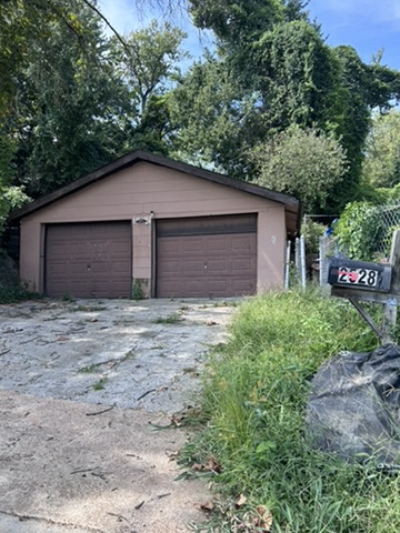 2528 Avis St — photo 25