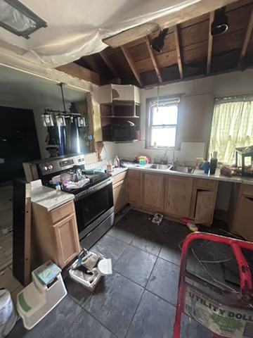 2528 Avis St — photo 6