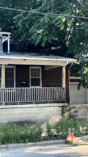 231 W Grand Ave — photo 48