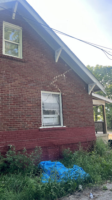 231 W Grand Ave — photo 28