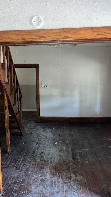 231 W Grand Ave — photo 35